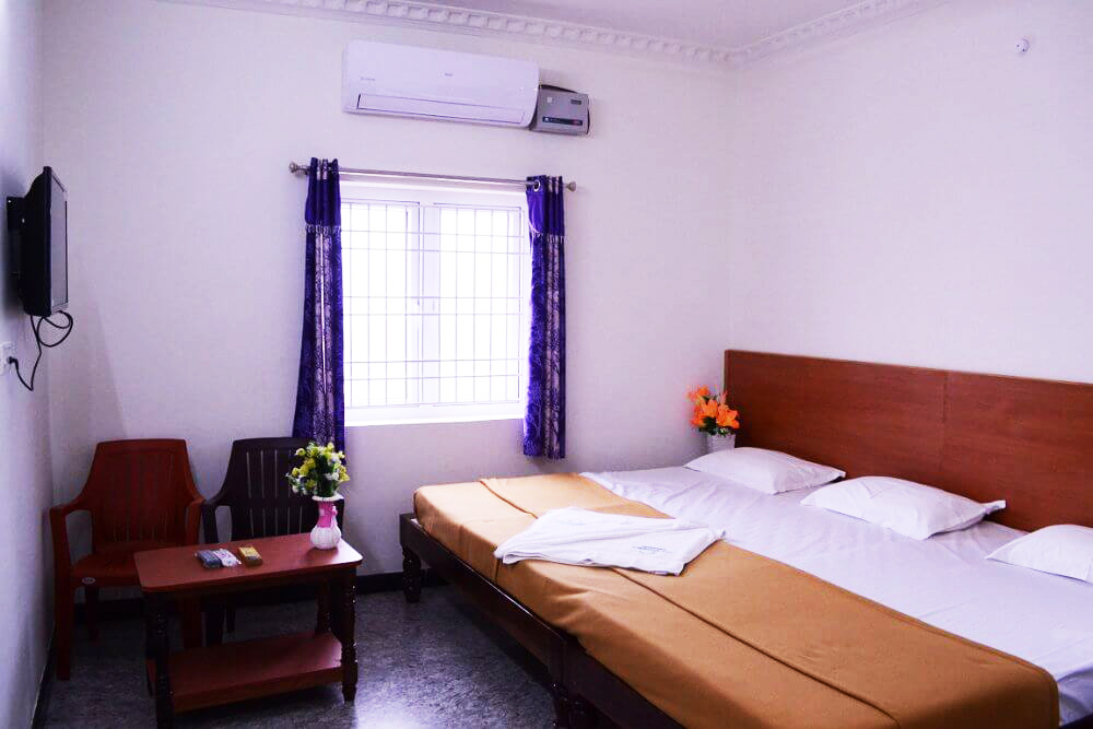 Triple Rooms : URS Residency Karaikudi, Tamilnadu, India